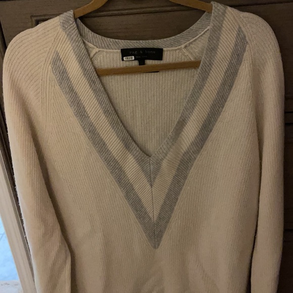 Rag & Bone 100% Cashmere V Neck Lightweight Sweater, size M - Picture 6 of 7